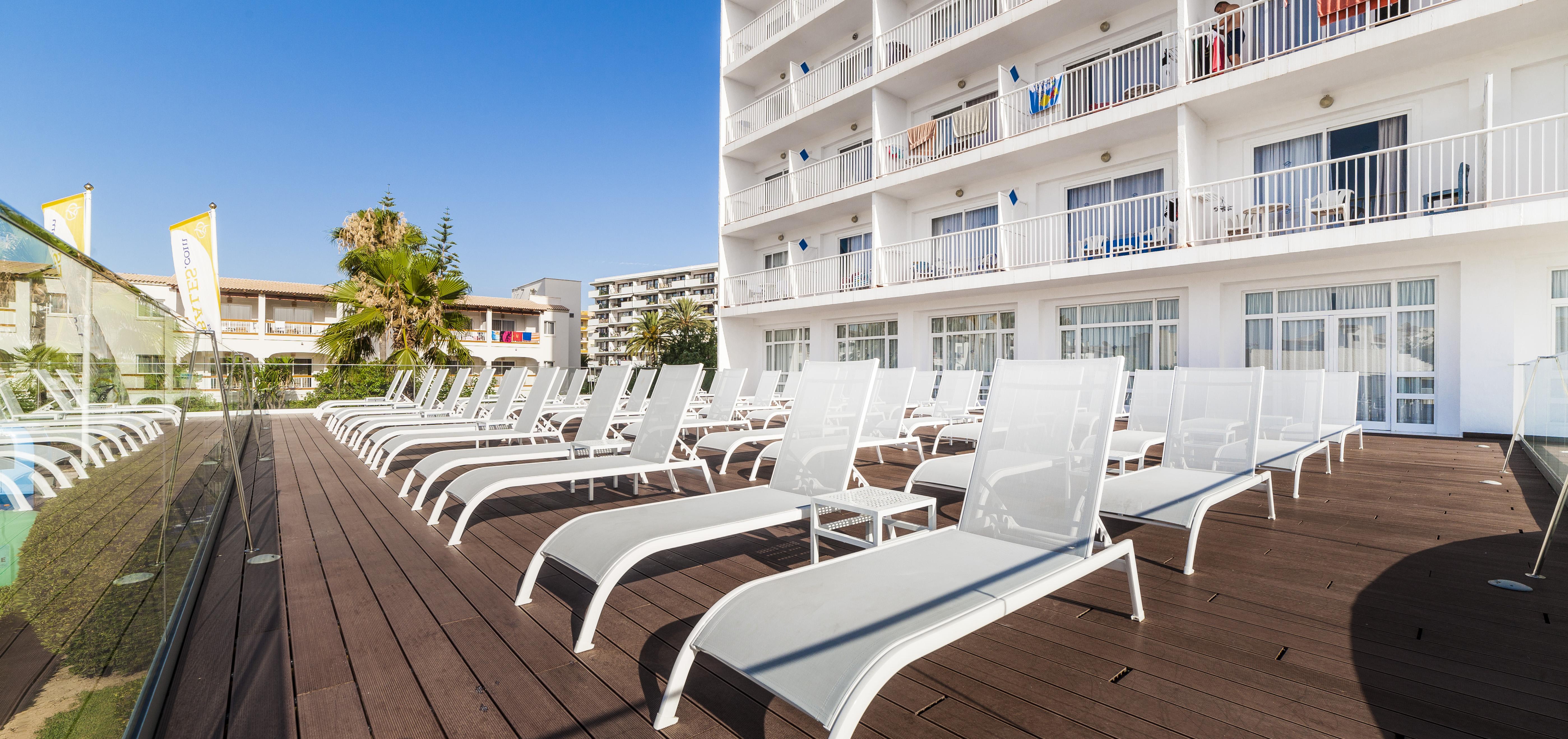 Отель Globales Condes De Alcudia Порто де Алькудиа Экстерьер фото